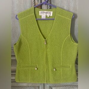 Bernardo Essentials 100% Green Wool Sleeveless Vest with a Full Front Zipper